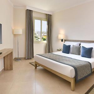 Fitness Suite Queen Bed Pool View